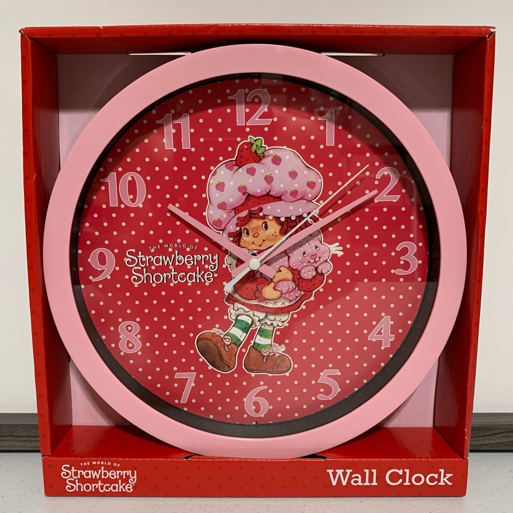 The World of Strawberry Shortcake Analog Wall Clock-New in Box